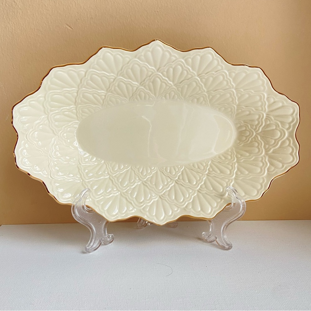 Lenox Jacquard oval serving dish with textured sides and gold trim 9.5 inches